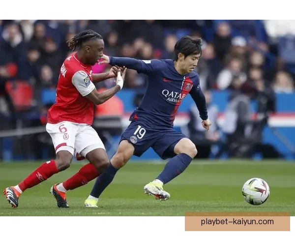 兰斯在本赛季法甲联赛中状态回暖，备受期待的表现持续提升。