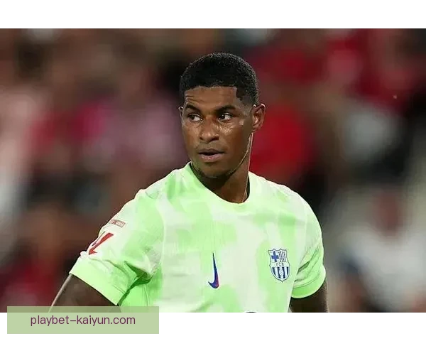 卡马文加最佳位置分析：针对其在中场的表现稳健及未来发展方向进行探讨